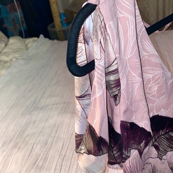 Beautiful Floral Blouse | Split Sleeve | V-Neck | Waist Tie | Dusty Pink - Picture 5 of 7